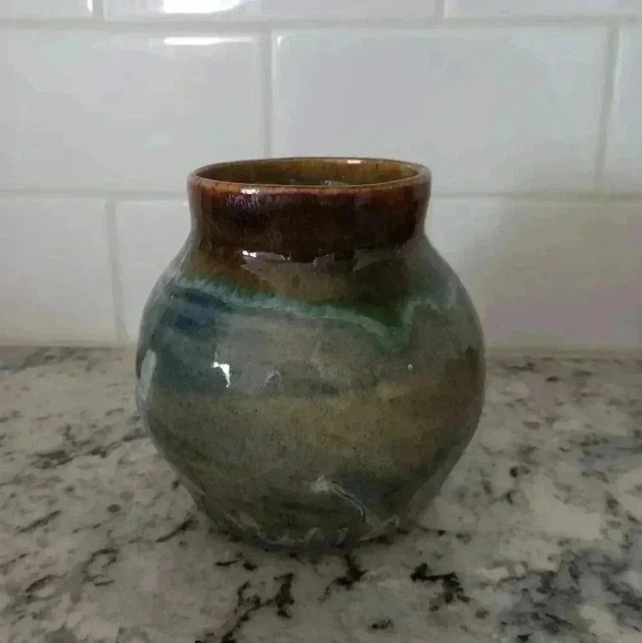 ARTISAN Handcrafted Pottery Signed Vase Original Design - Picture 1 of 7